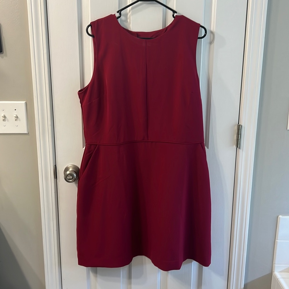 Dark pink gap dress with pockets! Sleeveless and worn once!